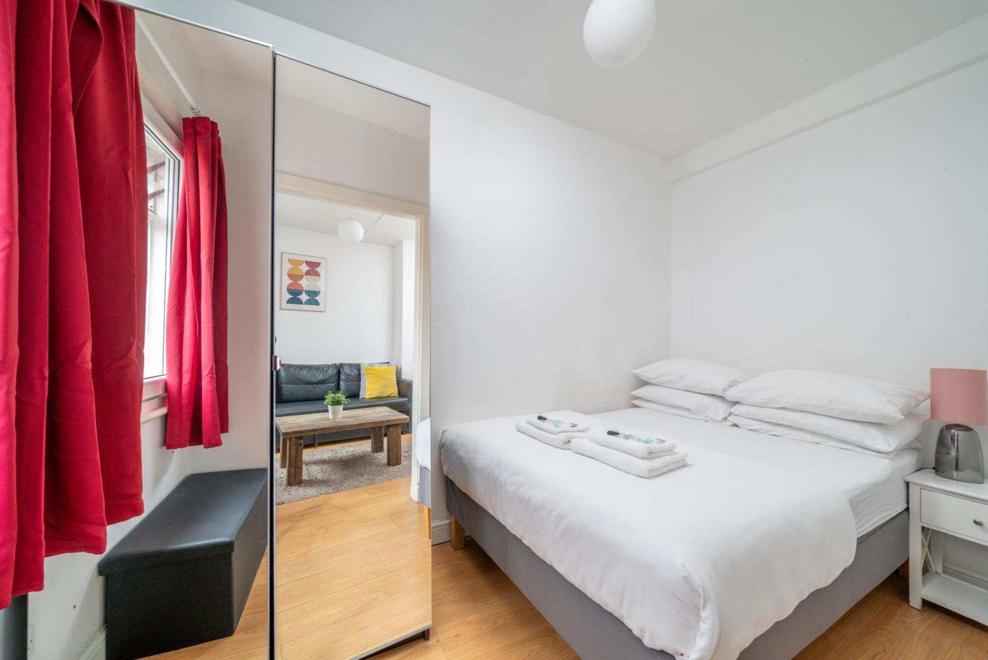 Carnaby & Oxford Street - Central Soho - One Bedroom - Double Bed & Sofabed Лондон Екстериор снимка