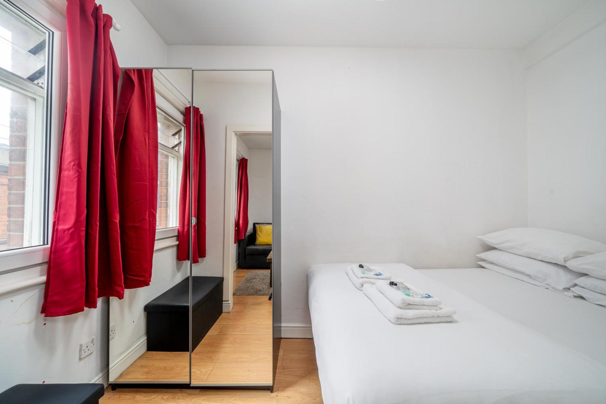 Carnaby & Oxford Street - Central Soho - One Bedroom - Double Bed & Sofabed Лондон Екстериор снимка