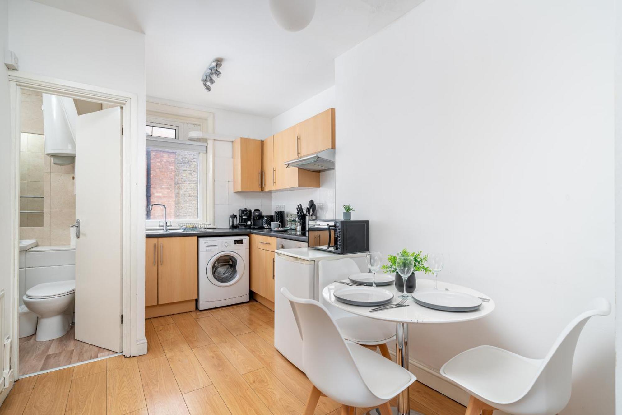 Carnaby & Oxford Street - Central Soho - One Bedroom - Double Bed & Sofabed Лондон Екстериор снимка