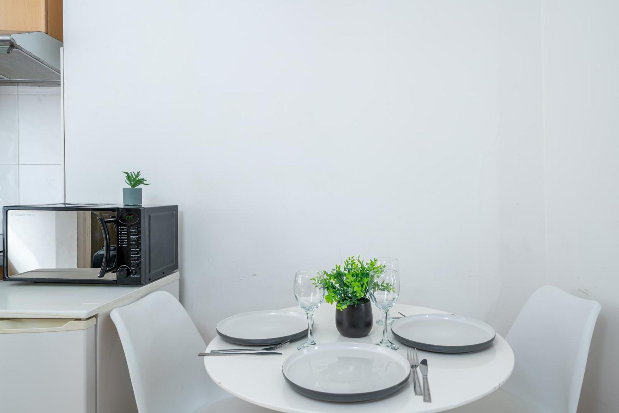 Carnaby & Oxford Street - Central Soho - One Bedroom - Double Bed & Sofabed Лондон Екстериор снимка